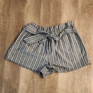 Love Tree * Striped Tie Front  Gray Women's Shorts. Size M